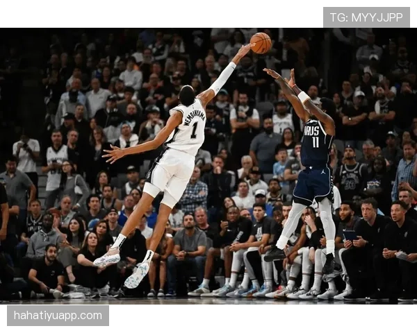 文班亚马挡拆拉开防线助马刺提升内线威胁效率显著