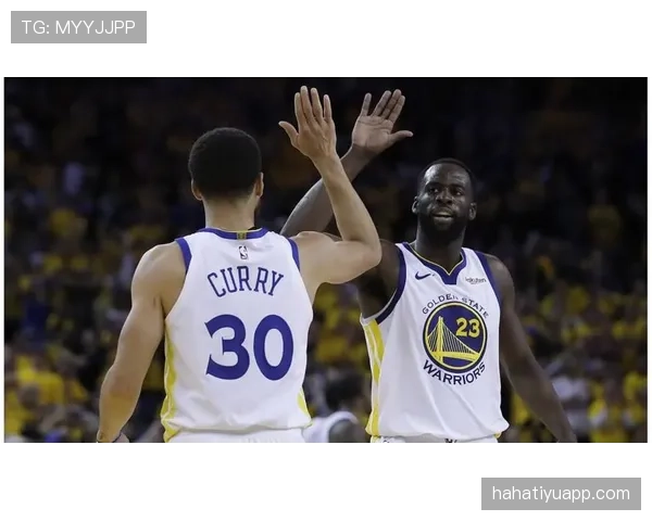 格林挡拆为库里创造空间，组织效率比上季明显提升